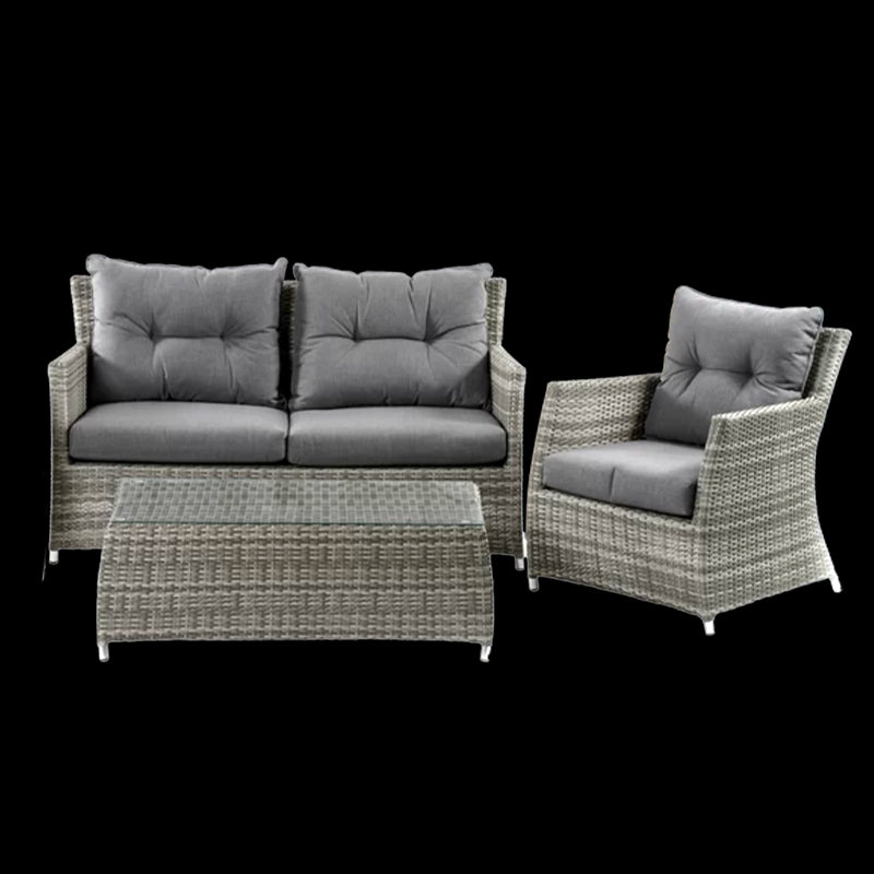 Sedie, tavoli e panche da giardino