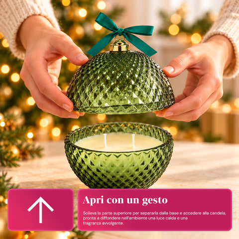 Candela Profumata in Vetro Decorato a Forma di Sfera o Albero – Fragranze Pino, Cannella e Vaniglia – Contenitore Riutilizzabile