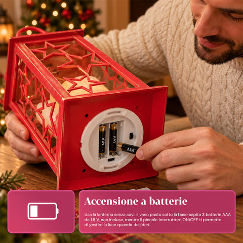 Lanterna Natalizia Rossa LED 30 cm, Cero con Effetto Fiamma, da Appendere o Appoggiare, 14x14x30 cm, 2 Decori Disponibili: Stelle o Fiocchi di Neve