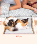 Letto pensile per gatti Puppy Lovers dimensioni precise 45,5x37,5x21 cm con gatto tricolore, misure perfette per comfort felino
