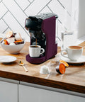 Caffettiera viola perfetta per cucina moderna, utilizza capsule e cialde per caffè espresso di qualità professionale