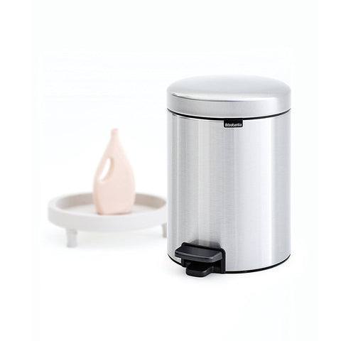 immagine-3-brabantia-pattumiera-a-pedale-in-acciaio-satinato-5l-ean-8710755112102