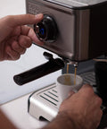 immagine-4-black-decker-macchina-per-caffe-espresso-1200w-ean-8432406200012